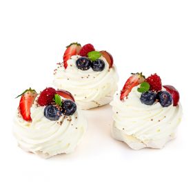 <strong>Beza Pavlova</strong>Słodki stół